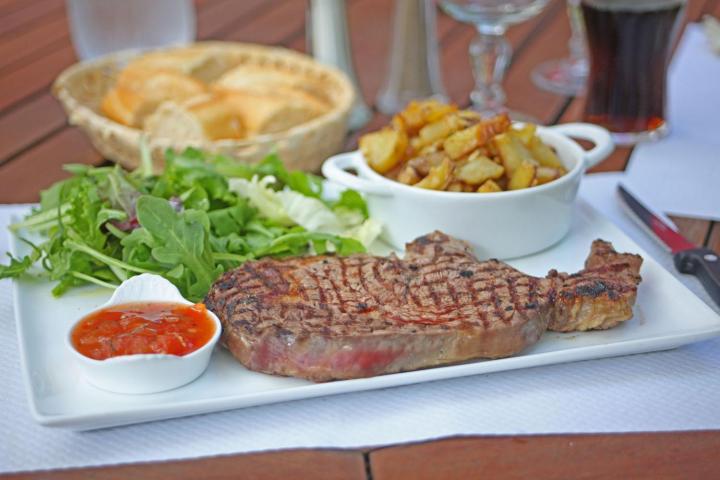 Un restaurant spécialisé dans la gastronomie corse